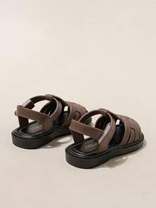 畅销公主压花凉鞋，编织设计，防滑鞋底，黑色、棕色或粉色，是生日、婚礼和夏季度假的完美之选。 - 棕色 - 查看 3