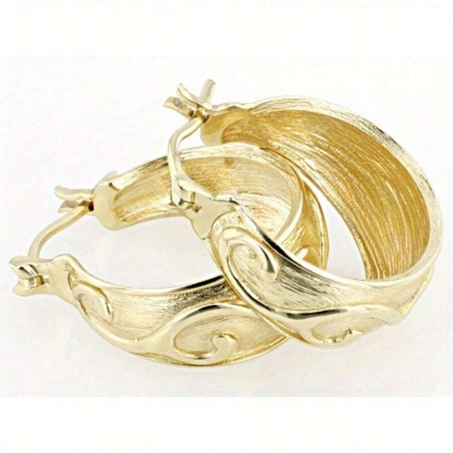 Classic Wide Face Copper Crafted Textured Earrings, Designed Specially For Fashion-Conscious Women, The Gold Color Is Particularly Radiant And Suitable For Various Combinations - Gold - View 1