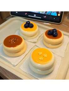 1 Piece / 2 Pieces Strawberry & Blueberry Squeeze Cream Cake Toy, Stress Relief Toy, Perfect Gift For Holidays, Birthdays, Christmas, Parties - Multicolor - View 2