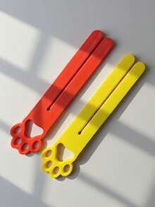 这款猫粮挤压器采用开口式设计，适用于大小两种尺寸的猫粮袋。它是一款便携式猫形膏状猫粮袋挤压器，配有符合人体工程学的把手。产品采用耐用的PETG材料制成，操作和清洁都非常方便。 - 2公升 - 查看 5