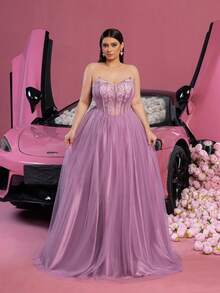 Faeriesty Elegante vestido de gala sin tirantes con falda de tul voluminosa y con volantes en capas y cola de barrido - Diseño sofisticado y lujoso para cenas formales de noche, atuendo de invitada de boda, retratos nupciales, eventos de alfombra roja, ocasiones de gala de lujo y fiestas de primavera - Púrpura malva - Ver 8