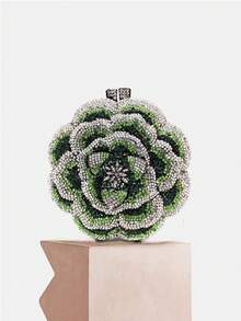 Màu xanh lá cây đậm