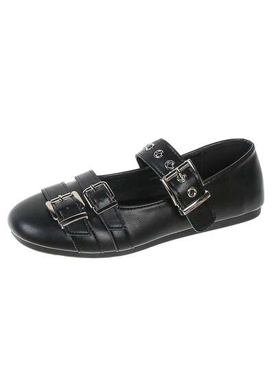 Giày bệt nữ kiểu Mary Jane màu đen với khóa kim loại, phong cách học sinh Preppy.