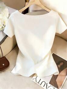 2026新款简约纯色短袖针织衫，优雅舒适休闲宽松罗纹针织上衣，适合春夏穿着。经典U领设计修饰锁骨，柔软亲肤的针织面料舒适贴合身形。百搭象牙白，轻松驾驭各种服饰。 - 乳白 - 查看 4