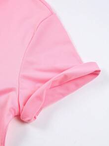 Disney Official Authorization | Women's Street Casual Short-Sleeve T-Shirt, Featuring Exclusive Bow Prints Of Multiple Princesses Including, Belle, And Ariel. The Hand-Painted Watercolor Design Ensures Each Bow Corresponds To The Iconic Elements Of One Princess. Made Of Opaque Fabric, It Is Machine Washable, Versatile For Daily Casual Wear, And Suitable For Spring And Summer. - Hồng - Xem 4