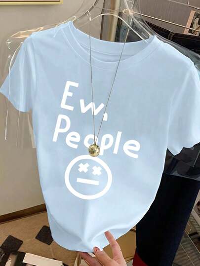 Camiseta de manga corta de mujer con patrón lindo y ajuste holgado, cuello redondo. Moda diaria y de vacaciones. Adecuada para días festivos como el Día de San Valentín, el regreso a la escuela, el Día del Maestro. Suave, holgada y cómoda. Ropa de calle de alta gama, holgada y versátil para vacaciones, de manga corta.