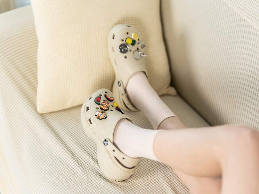 Crocs Dép xăng đan rỗng dành cho nữ, dép đi biển, dép thường ngày đa năng 206750-2Y2 - xương trắng - Xem 1