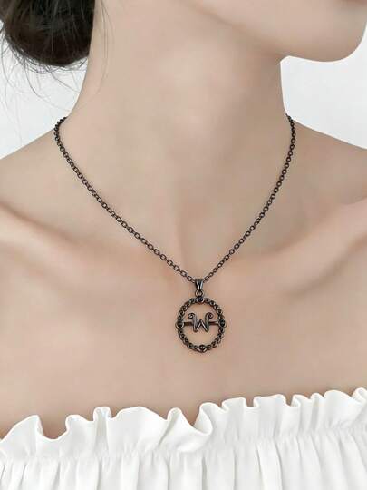 1pc Retro Rhinestone Round Letter W Wednesday Pendant Necklace, Fashion Elegant Versatile Casual Minimalist Jewelry For Women, Suitable For Daily, Party, Event Wear