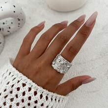 Gold-Plated Diamond Ring. Irregular Ring With Inlaid Diamonds, At The Forefront Of Fashion. Retro-Chic Metal Alloy Ring. - Bạc - Xem 2