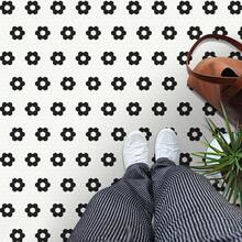 MORCART 20片装 7.87 英寸 x 7.87 英寸自粘式 DIY 地板砖，可移除防水乙烯基材质，适用于浴室、厨房、壁炉、宠物屋、楼梯、卧室、墙面等场所。 - 彩色 - 查看 3