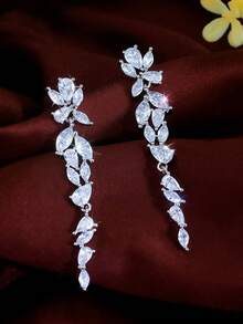 一对精致镀银长叶形立方氧化锆垂坠耳环，CZ水晶首饰，适合婚礼、订婚、宴会、派对、舞会、新娘、伴娘、女士礼物 - 白色 - 查看 5