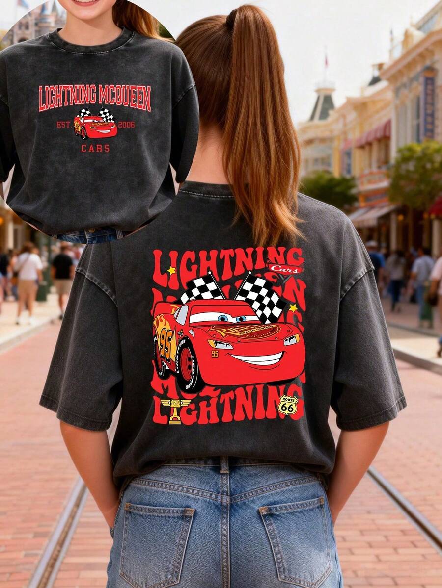 This Disney Women's T-Shirt Uses The Creative Double-Sided Printing Of Lightning McQueen In The Automobile Series. This Is A Vintage Washed Cotton T-Shirt With Round Neck In Spring And Summer Style, Made Of Soft And Comfortable Cotton Fabric, Suitable For Daily Wear, Shopping, Travel And Leisure Occasions. It Is Also A Good Gift, A Summer T-Shirt And A Holiday Gift. - 黑色 - 查看 1