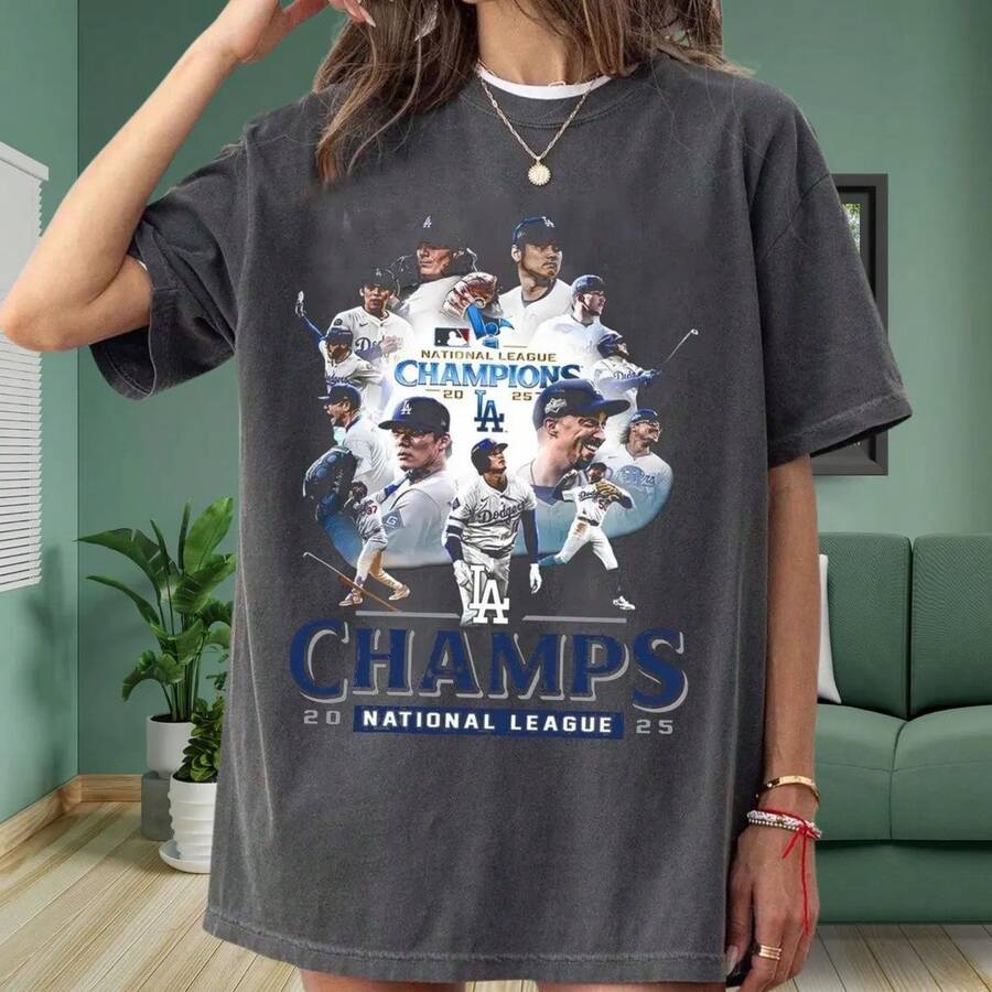 Dodgers World Champions Inspired T-Shirt Vintage Baseball Fan Tee Classic Sports Graphic Shirt - 黑色 - 查看 1
