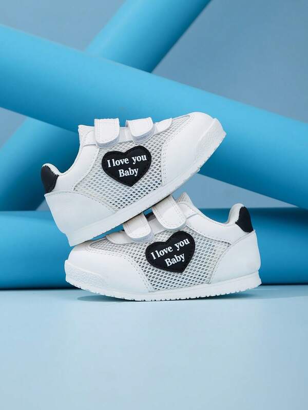 1 Pair Black Soft Breathable Mesh & Leather Toddler Boys' Sports Shoes, Heart & Letter Print Decor, Classic Round Toe Non-Slip Hook And Loop Closure, Suitable For 1-12 Years Old Boys & Girls, Spring/Summer New Casual Running Sneakers