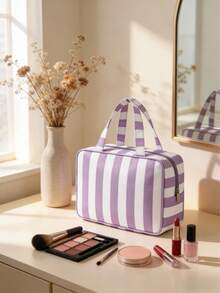 1个条纹化妆包，双色条纹洗漱包，简约多功能收纳包，拉链大开口便携旅行包。这款化妆包可收纳化妆品、口红、卫生巾、化妆刷、零钱、钥匙、耳机、耳塞、耳机线及其他配件。这款化妆包兼旅行收纳包适合女性和女孩使用。 - 彩色 - 查看 6