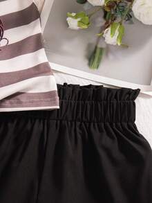 Set de 2 piezas de top sin mangas con cuello en V con estampado de rayas y lazo, y pantalones cortos rectos con volantes en el bajo, para niñas, estilo casual, para primavera/verano - Negro - Ver 9