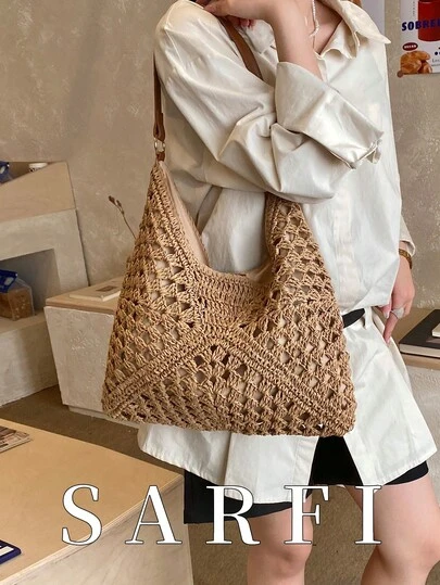 新款春夏时尚卡其色女士单肩包，高端小众编织草编包，现代度假风耐用PU肩带手提包，适合度假旅行，实用轻便的沙滩收纳包，磁扣多功能手提包；耐磨耐用，可折叠收纳面料女士度假包；适合送礼、购物、约会、通勤上班、拍照和度假旅行。