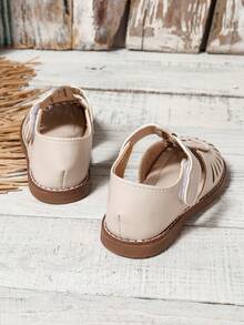 Children's Fashion Flat Hook And Loop Hollow Flower Design Sandals - Beige - View 3
