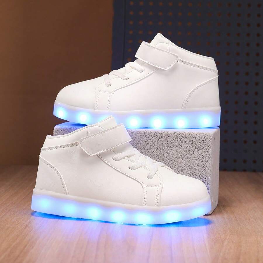 Giày phát sáng thời trang Xuân Thu, Giày thể thao LED cá tính, Giày chạy bộ phát sáng ban đêm, Giày thể thao ngoài trời cho thanh thiếu niên, Quà tặng chất lượng cao cho người trẻ tuổi, Quà sinh nhật cho thiếu niên. Chất liệu: