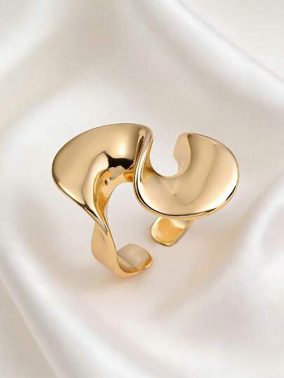 2026 European, American/Japanese, Korean/Middle Eastern Fashion Classic, Fashionable, And Cute Women's Rings, Exaggerated European And American, Asymmetrical Creative Design, Polished Large Light Women's Rings, 2026 Valentine's Day And Ramadan Special Promotion, Brass Material Exquisite Smooth And Cute Women's Rings, Valentine's Day/Ramadan, Valentine's Day,Carnival, St. Patrick's Day, Cologne Carnival, Spring Back To School Season, Black History Month