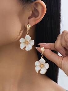 1 Pair Elegant Sweet Luxury Oil Drop White Flower Earrings, Suitable For Daily And Vacation Outfits - White - View 1