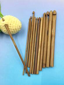 12件套竹制钩针套装 - 适合初学者和专家，DIY毛线工艺套装，符合人体工程学的手工毛线工具，DIY工艺礼品，尺寸：3毫米、3.5毫米、4毫米、4.5毫米、5毫米、5.5毫米、6毫米、6.5毫米、7毫米、8毫米、9毫米、10毫米 - 毛衣編制竹鉤針 - 查看 5