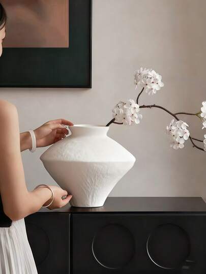 1PC Minimalist White Textured Resin Flower Vase, This Set Of Two Sculptural Vases, Ideal For Dried Branches Or Minimalist Florals, Suits Living Rooms, Dining Tables, Or Shelves. Perfect For Adding A Calm, Modern Touch To Neutral Home Decor,Room Decor, Home Decor, Birthdaydecor,Kitchen,Wedding, Bedroom Decor, Livingroom Decor, Gift, Party Decor, Fall Decor,Gardendecor