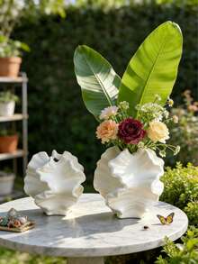 艺术波浪边树脂园艺花瓶 - 装饰性桌面花瓶，适用于插花、摆放鲜花、仿真植物和多肉植物，是卧室梳妆台、办公桌、花园角落和活动装饰的理想之选。采用优质树脂制成，经久耐用，独特的设计可提升任何空间的格调，是乔迁新居和园艺爱好者的理想礼物。 - A - 查看 2