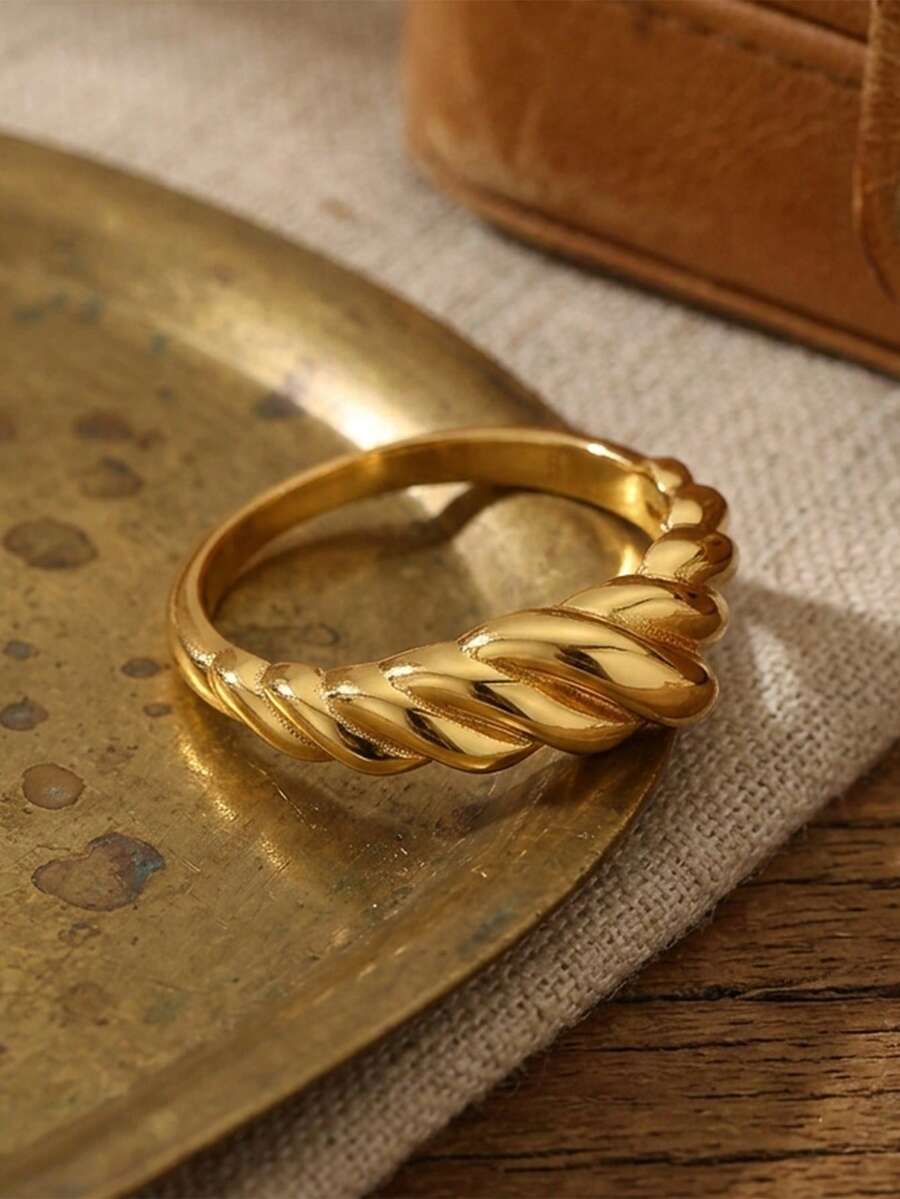 S925 Sterling Silver 18K Gold Plated Geometric Twisted Ring, Minimalist Style For Daily Wear - Twist Ring - View 1