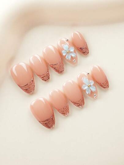 10片超短锥形方形手工按压式假指甲片，经典裸色和白色法式美甲，高光泽亮丽效果，可重复使用且佩戴舒适，适合职业女性和日常美甲爱好者，全年适用，可用于办公室、日常生活和休闲场合。