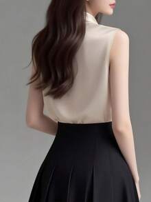 一件梭织缎面无袖背心，适合办公室穿着，四季皆宜。 - 杏色 - 查看 5