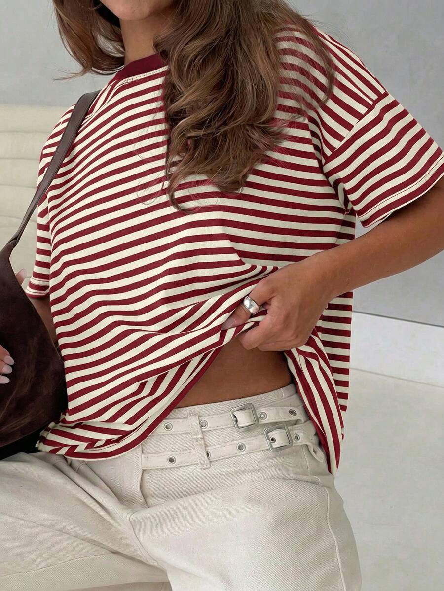 女士休闲酒红色和白色条纹针织圆领修身短袖上衣，适合情人节、日常穿着、度假、运动、通勤、返校季等夏季穿着。 - 酒紅色 - 查看 1