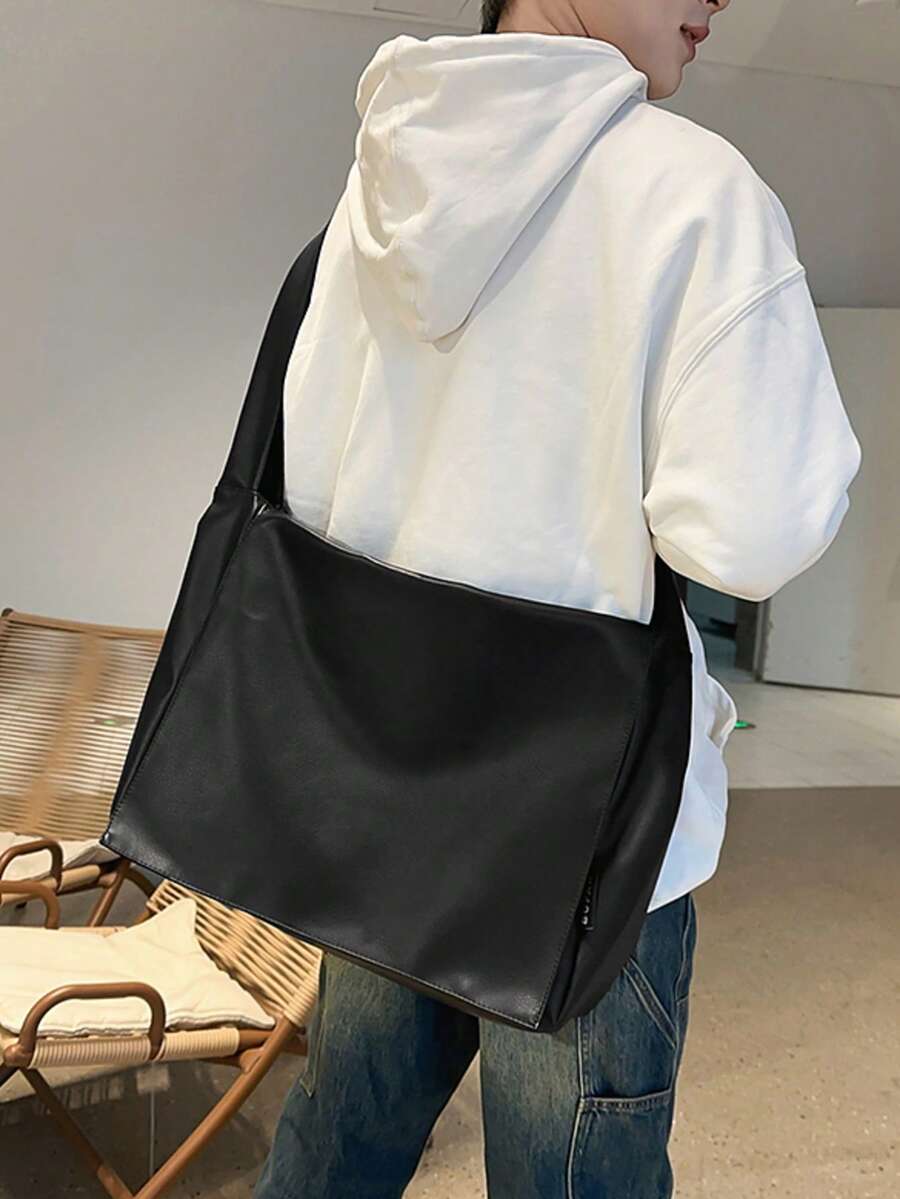 1个新款大容量斜挎包，街头时尚翻盖邮差包，复古软皮单肩包