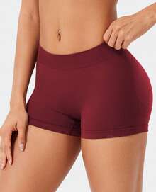 VOYJOY Women Impact Booty Shorts 2.5" Low Rise Hidden Scrunch Butt Lifting Seamless Workout Gym Running Biker Hot Shorts - 史嘉莉紅 - 查看 8
