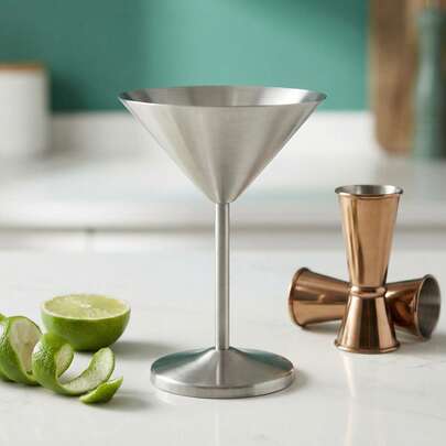 1pc Stainless Steel Martini Cup, Anti-Drop Cocktail Glass, 304 Bar Cocktail Shaker, Industrial Brushed Anti-Break Cocktail Cup, Restaurant Metal Cup, Luxury Retro Metal Bar Decor, Unbreakable Bartender Tool
