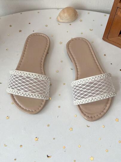 1 Pair Girls' Sandals, Made Of Mesh Material With Pearl Decor, Durable PU Sole, Lightweight And Non-Slip. Single Strap Open Toe Design, Flat Shoes, Fresh And Elegant Style, Suitable For Summer Outings Or Casual Daily Wear.