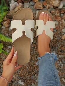 Giày sandal đế bằng thời trang mới, giày casual quai ngang mắt cá chân dành cho nữ, phù hợp cho phong cách đường phố hàng ngày. - Màu be - Xem 3