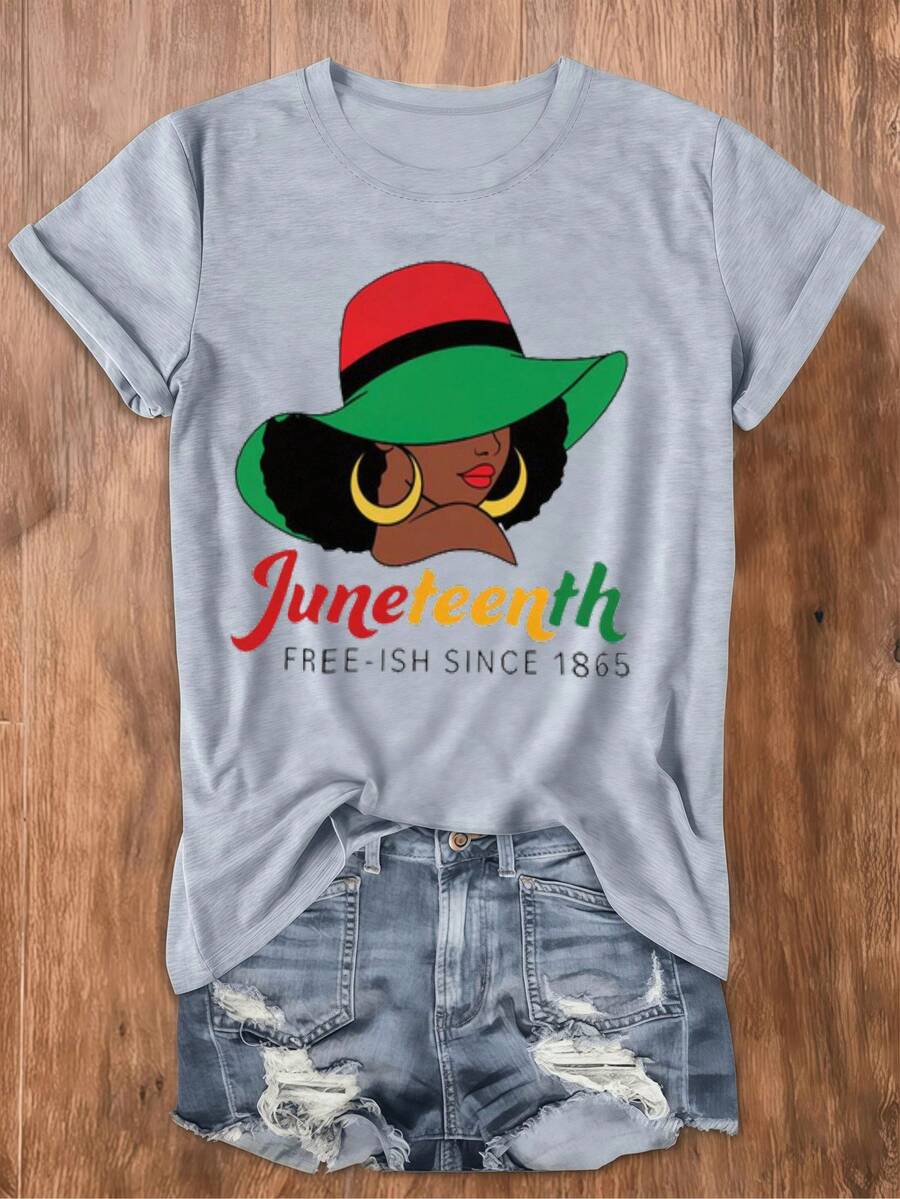 Juneteenth-Ish Since 1865 Stylized Curly Hair Wide Brimmed Hat Gold Hoop Earrings Red Lipstick Graphic Shirt Casual Crew Neck Cotton Tee Summer Breathable Cute Casual Style Versatile Casual Style Juneteenth - 淺灰色 - 查看 1