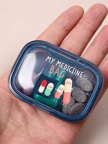 1 pieza Caja de pastillas portátil y mini con "My Medicine Bag" y patrón de pastillas, organizador de pastillas portátil y minimalista con 3 compartimentos, estuche de pastillas mini portátil a prueba de agua y humedad, accesorio médico imprescindible, organizador de atención médica diaria, adecuado para almacenar medicamentos y otros artículos pequeños, para uso diario/al aire libre/viajes, esencial para usuarios conscientes de la salud y en movimiento - Ver 4