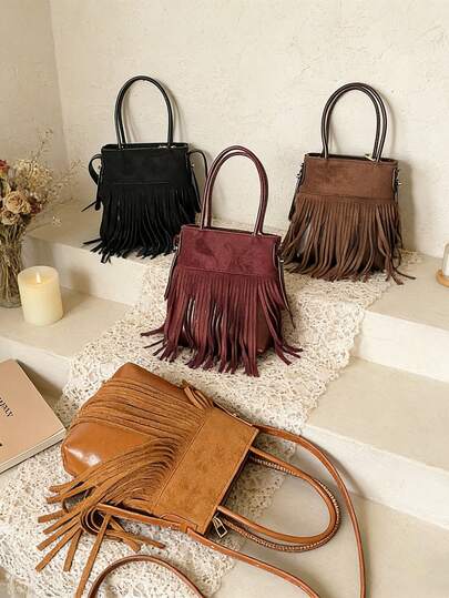 这款一体式磁扣手机壳采用时尚迷你口袋设计，兼具复古美感、波西米亚风情和韩式优雅。流苏装饰的单肩包非常适合日常使用。