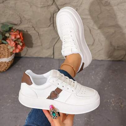 2026新款水钻装饰厚底休闲运动鞋，女士款，适合春、夏、秋季穿着。