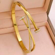 1pc/2pcs Elegant Stainless Steel Heart-Shaped Bracelet, Waterproof & Fade-Resistant, Suitable For Women, Daily Wear, Valentine's Day Gift, Wedding, Wrist Stacking Jewelry Set, Girls, Ladies, Mothers, Relatives, Friends, Beautiful Wedding, Birthday, Mother's Day - Yellow Gold - View 6