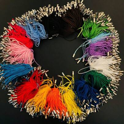 100件DIY配件材料包括龙虾钩、手机挂绳、装饰挂绳、挂环、金属钩、挂绳、钥匙扣、吊坠、时尚手机挂饰、装饰手机挂绳和配件设计师