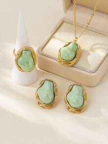 Bộ trang sức ngọc trai cổ điển không đều, gồm dây chuyền, bông tai và nhẫn, thích hợp cho nữ giới đeo hàng ngày, dự lễ hội, đi nghỉ mát và làm quà tặng. - Vàng + Xanh lá - Xem 3