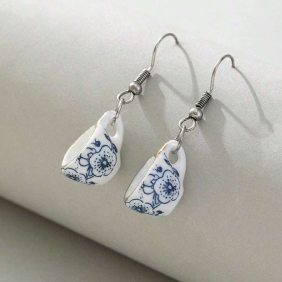 1 Pair Chinese Style Ceramic Blue And White Porcelain Tea Cup Shaped Earrings, Creative Unique Earrings - Multicolor - View 1