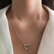 1pc Stainless Steel Necklace Accessory, Versatile Elegant European And American Ins Style Luxury 18K Plated Hollow Heart Pendant Necklace - Multicolor - View 3