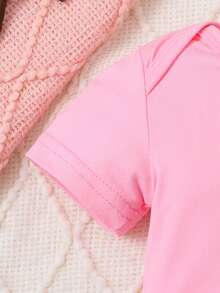 Ngày lễ Mẹ đầu tiên của chúng ta bên nhau với những bộ áo liền thân in hình hoạt hình dễ thương cho bé. - Hồng - Xem 3
