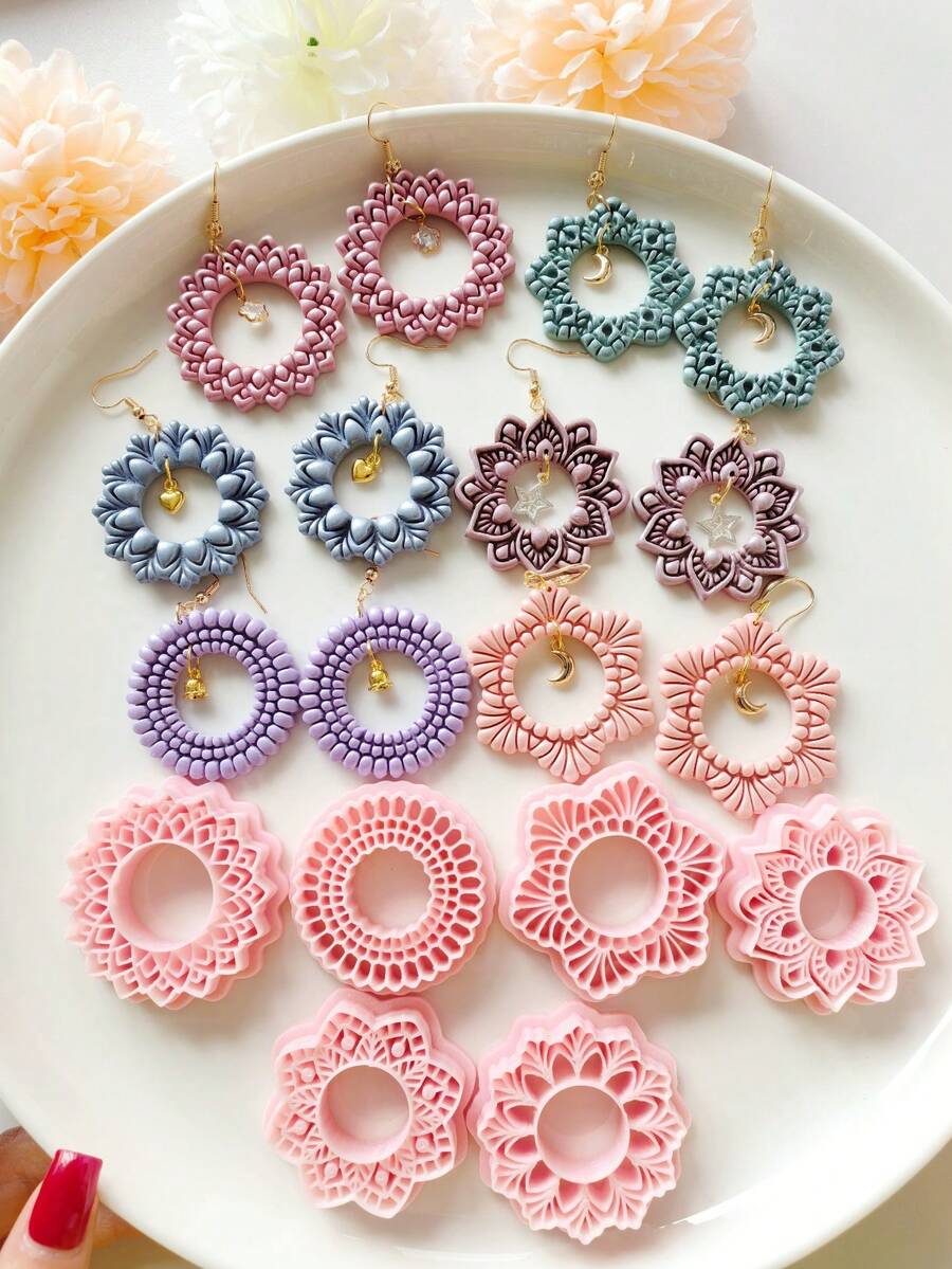 Plastic Polymer Clay Cutters & Hollowed-Out Retro Geometric Floral - DIY Crafting With Precise Cutting Edges For Handmade Clay, Jewelry Beads, Resin Charms - Molding Die For Polymer Clay Art Supplies (Compatible With DIY Kits) - TH163 - View 1