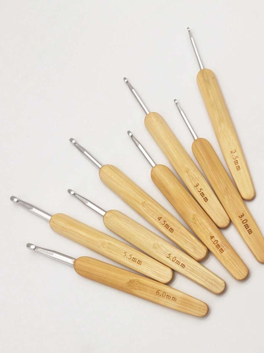 Kim móc màu trắng bạc, kim móc nhôm cán tre, kim móc gỗ tự nhiên, dụng cụ đan móc DIY với các kích cỡ 2.5mm, 3.0mm, 3.5mm, 4.0mm, 4.5mm, 5.0mm, 5.5mm, 6.0mm - Móc đan bằng tre đầu bạc - Xem 1