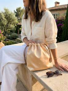 Burberry Goddess抽绳化妆包 - 单件香槟色缎面化妆包，饰以皮革点缀和金色Logo印花，奢华设计师旅行及日常收纳包 - 橘色 - 查看 4